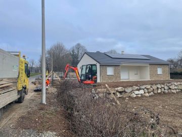 🌿 AMÉNAGEMENT EXTÉRIEUR 🌿

Aménagement extérieur et pose de clôtures en cours par Christophe Combelle sur Arpajon-sur-Cère. 📍

Photos du rendu final à...