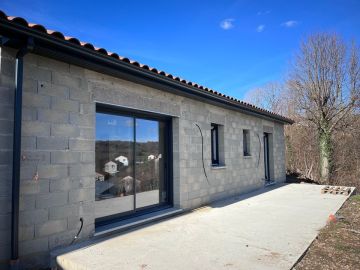 🏠 Avancement des travaux 🏠

Voici quelques photos vous montrant l'avancement des travaux, ainsi que la vue depuis cette maison, située à Aurillac.

#maisons...