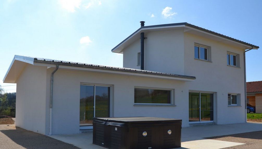 Maison construite dans le Cantal par Raymond-Raynal, constructeur à Aurillac